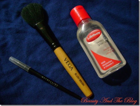 Clean Makeup Brushes In Less Than 2 Minutes