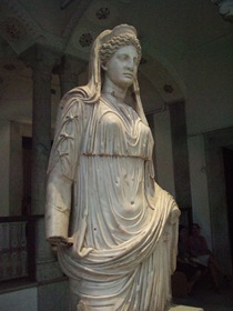 [427 - Tnez, Museo Nacional del Bardo. Estatua de la diosa Juno procedente de Cartago.[9].jpg]