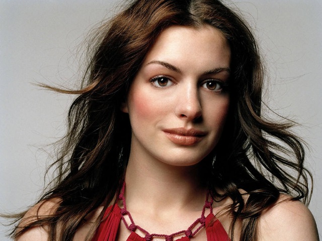 [Hot_actress_anne_Hathaway_photo_1[4].jpg]