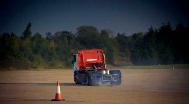 [Top Gear S12E01_Lorry Powerslide[2].jpg]
