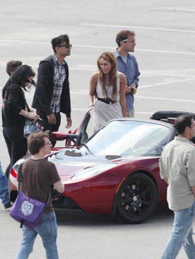 miley-cyrus-telsa-roadster-tester (17).jpg