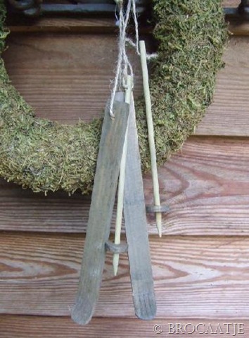 [ski stokken klein 005[11].jpg]