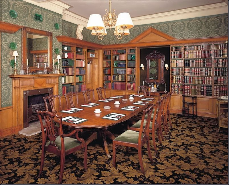 Hotel_library_room