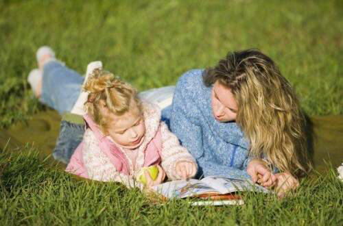 Mom & Daughter - A Cute Relation