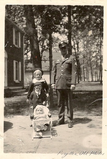 WW2 Dad and Kids