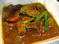 Kaeng Pak Ruamit (assorted vegetables in curry) at Bangkok Wok