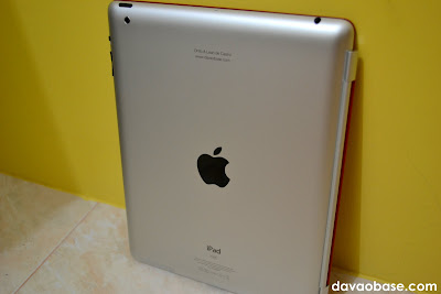 iPad 2 64GB with Smart Cover: view from the back