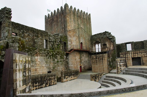 Belmonte - castelo - interior 1