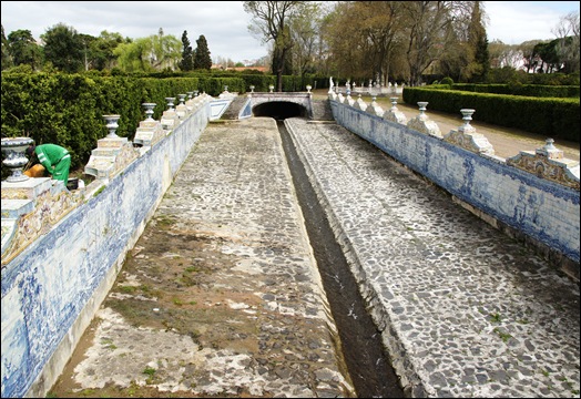Palácio de Queluz - canal de azulejos 2