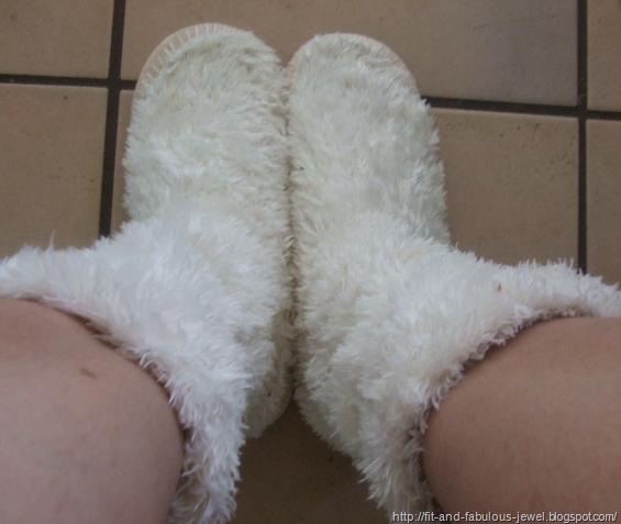 [slipper feet[5].jpg]