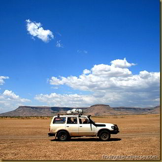 Gibb River Road with Cockburn mountain backdrop