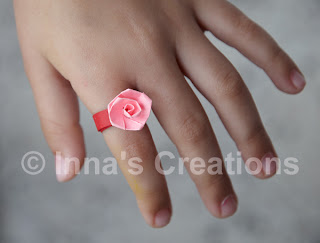 Quilled ring with rose