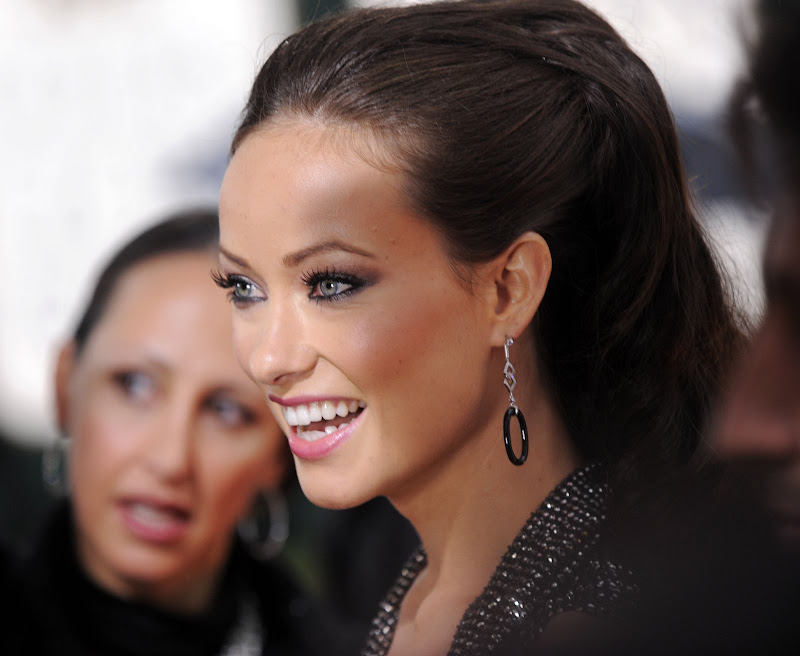 71980_Celebutopia-Olivia_Wilde_arrives_at_the_67th_Annual_Golden_Globe_Awards-08_122_386lo.jpg