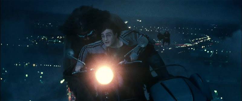 (L-r) ROBBIE COLTRANE as Rubeus Hagrid and DANIEL RADCLIFFE as Harry Potter in Warner Bros. Pictures™ fantasy adventure HARRY POTTER AND THE DEATHLY HALLOWS