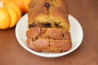 close-up photo of sliced pumpkin bread