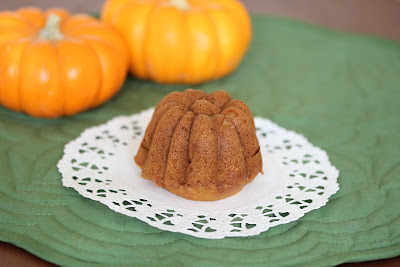 photo of a mini pumpkin spice cake