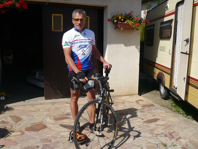 http://lh4.ggpht.com/_890NILIacVs/S19sm_X5kYI/AAAAAAAAEUQ/dxJP5ytrtH8/s640/Petanque%20032.jpg