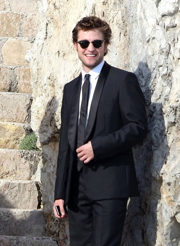 [robertpattinson13.jpg]