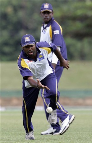 [Angelo mathews & murli[5].jpg]