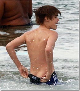 justine bieber taking bath