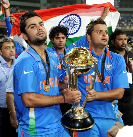 [viratandrainawithworldcuptrophy20111.jpg]