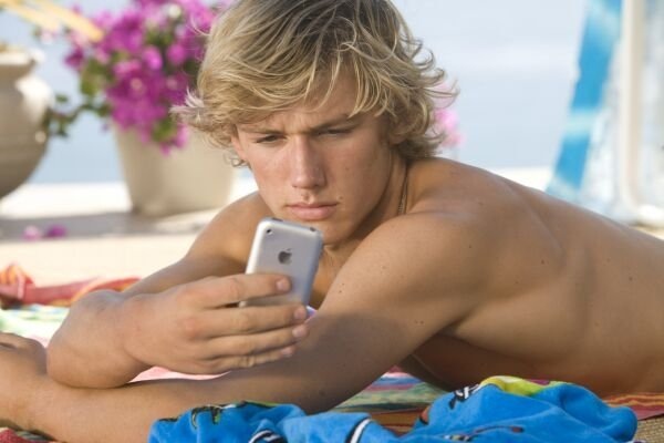 [alex pettyfer _shirtless[3].jpg]