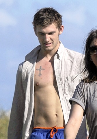 [alex pettyfer _shirtless pictures[5].jpg]