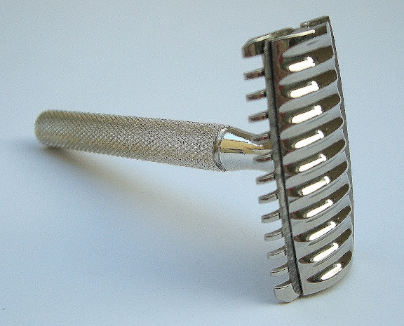 Mysterious French Apollo razor