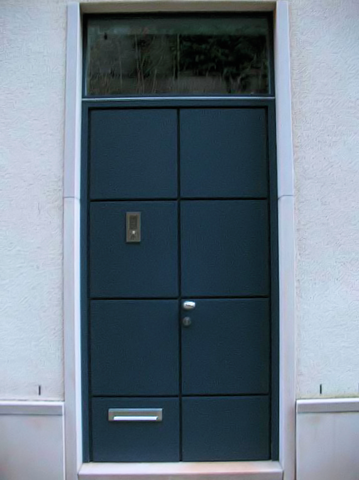 [blue door luxembourg[5].png]