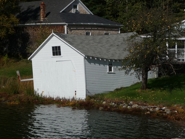 [bent boat house (3)[2].jpg]
