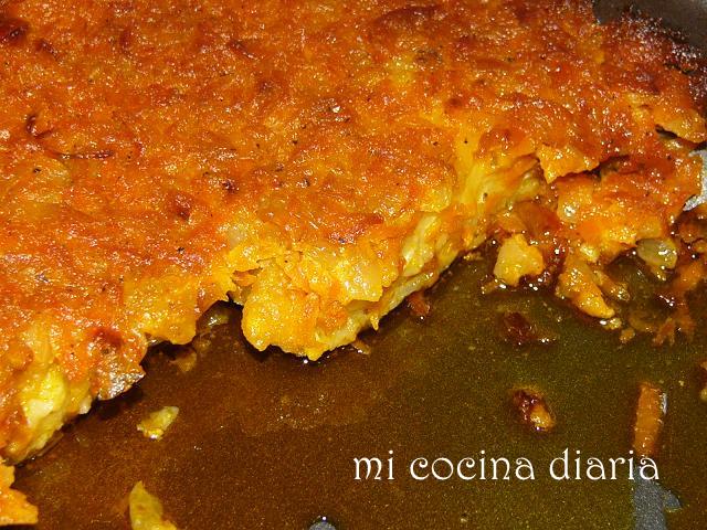 Bacalao al horno con zanahoria y cebolla (Треска запеченая с морковью и луком)