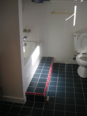 [Upstairs Bathroom13 - Before[5].jpg]
