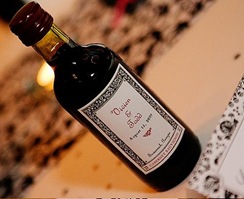 Personal wine bottle favors