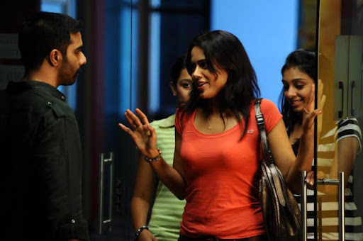 Tamil Movie Nadunisi Naigal Pic