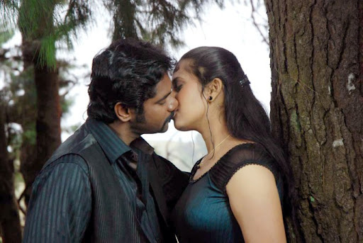 Tamil Movie Puthiran Kottai Giramathil Pic