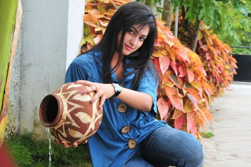 Hari Priya Cute Photo Shoot