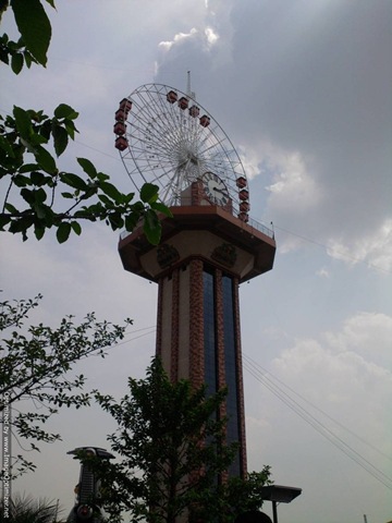 [High Wheels[2].jpg]