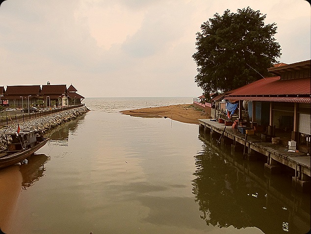 Part 4 - KTM Ride @ Kuala Sg. Baru, Melaka | TayarGolek.Com