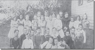 Logie Beatrice with her school class - Bingham 11 Oct 1901