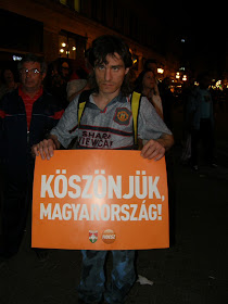 V. kerület,  Belváros, 5. kerület,  Fidesz, Budapest,  Vörösmarty tér,  2010. április 25, második forduló,  képek,  fotók. pictures,  fotók,  buli,  