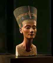 The bust of Queen Nefertiti in Berlin's Neues Museum