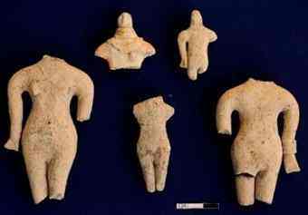 Terracotta figurines of humans