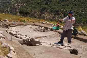 On top of the east ridge at Operation B two well built roundhouses of tabular limestone were found