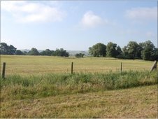 [_48194420_henge1[5].jpg]
