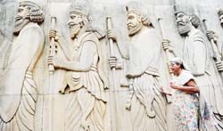 [20108132222370.12[5].jpg]