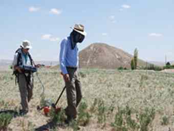 NASA scientists Compton Tucker and Joe Nigro are combining NASA satellite data and ground penetrating radar (GPR) technology to map and protect areas of archaeological interest for an excavation project in modern Turkey