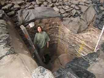 Marilise Lombaard at the Sibundu Cave excavations