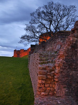 [carlisle-castle_1723416a[5].jpg]