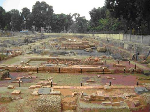 [ResizedImage522392-11641-Bai-1-khu-di-tich-18-Hoang-Dieu[5].jpg]