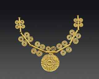 Necklace from Lefkandi (Eubeoa), Toumba necropolis, tomb 63; gold. 900 BC